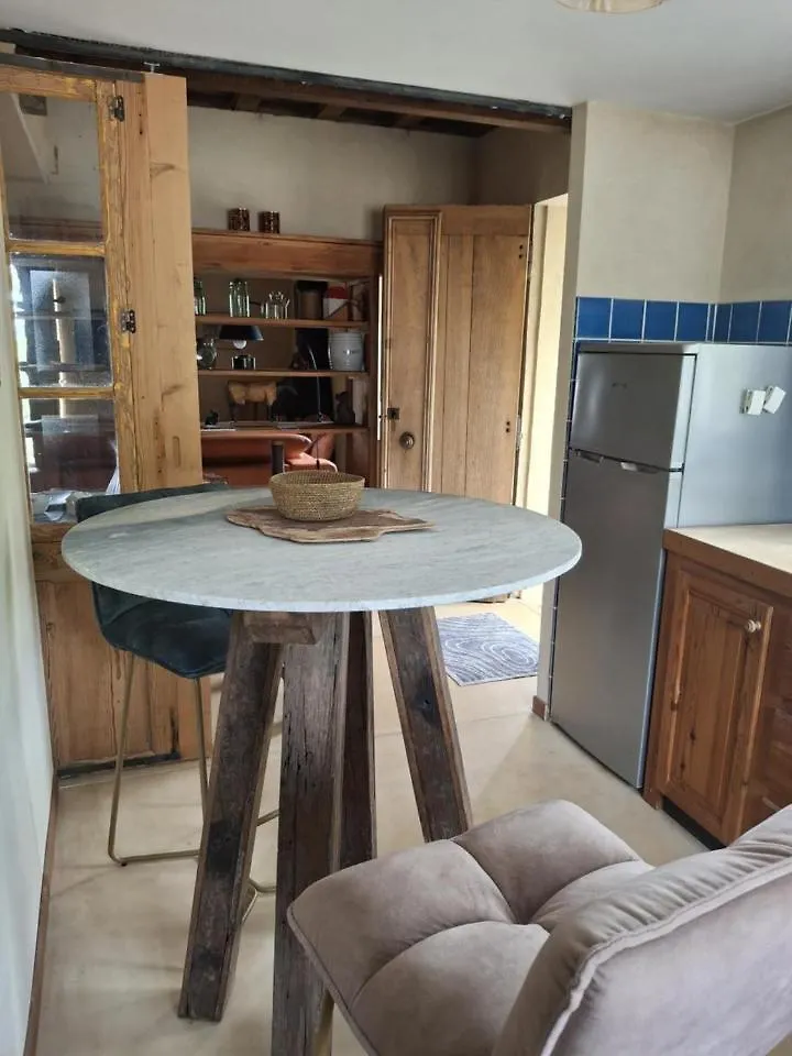 Appartement Les Acacias - Campagne Avec Piscine Commune Eyragues 0*,  France
