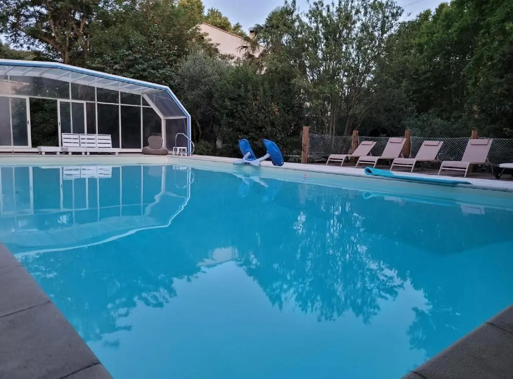 Appartement Les Acacias - Campagne Avec Piscine Commune Eyragues