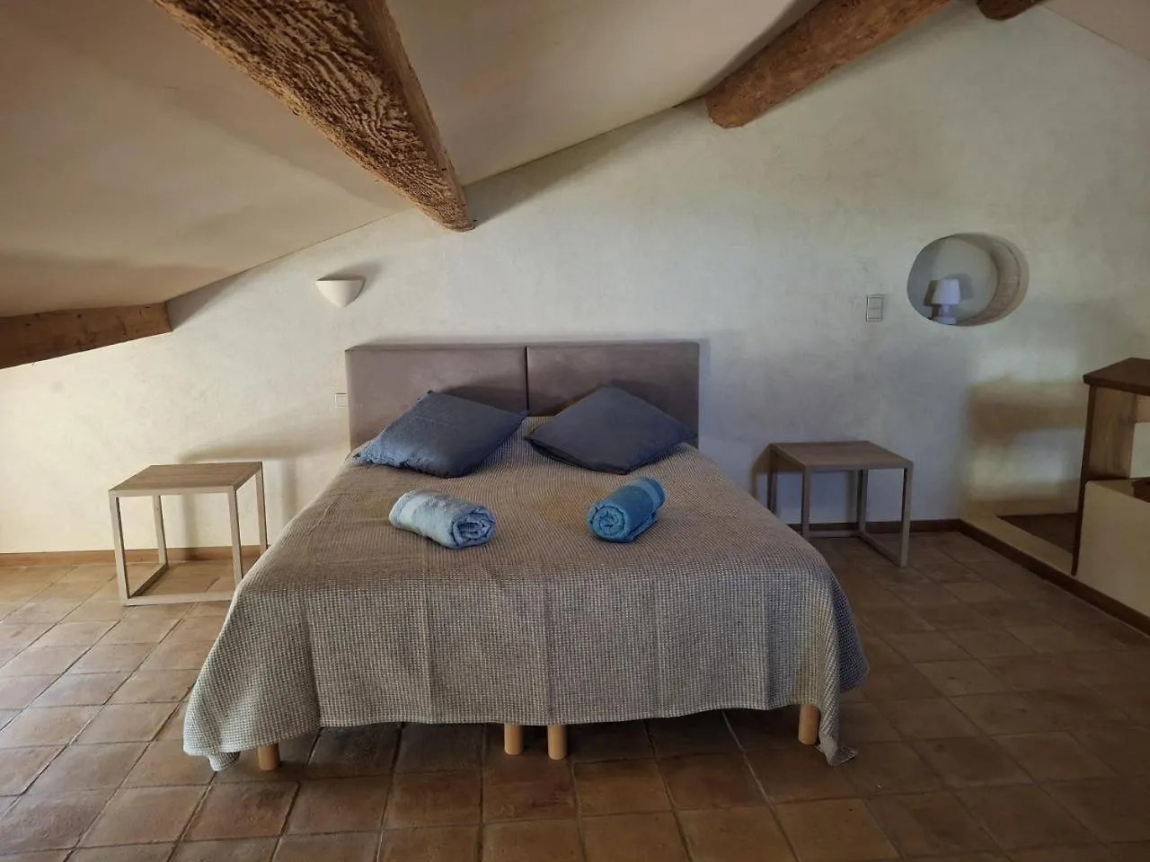 Apartment Appartement Les Acacias - Campagne Avec Piscine Commune Eyragues France