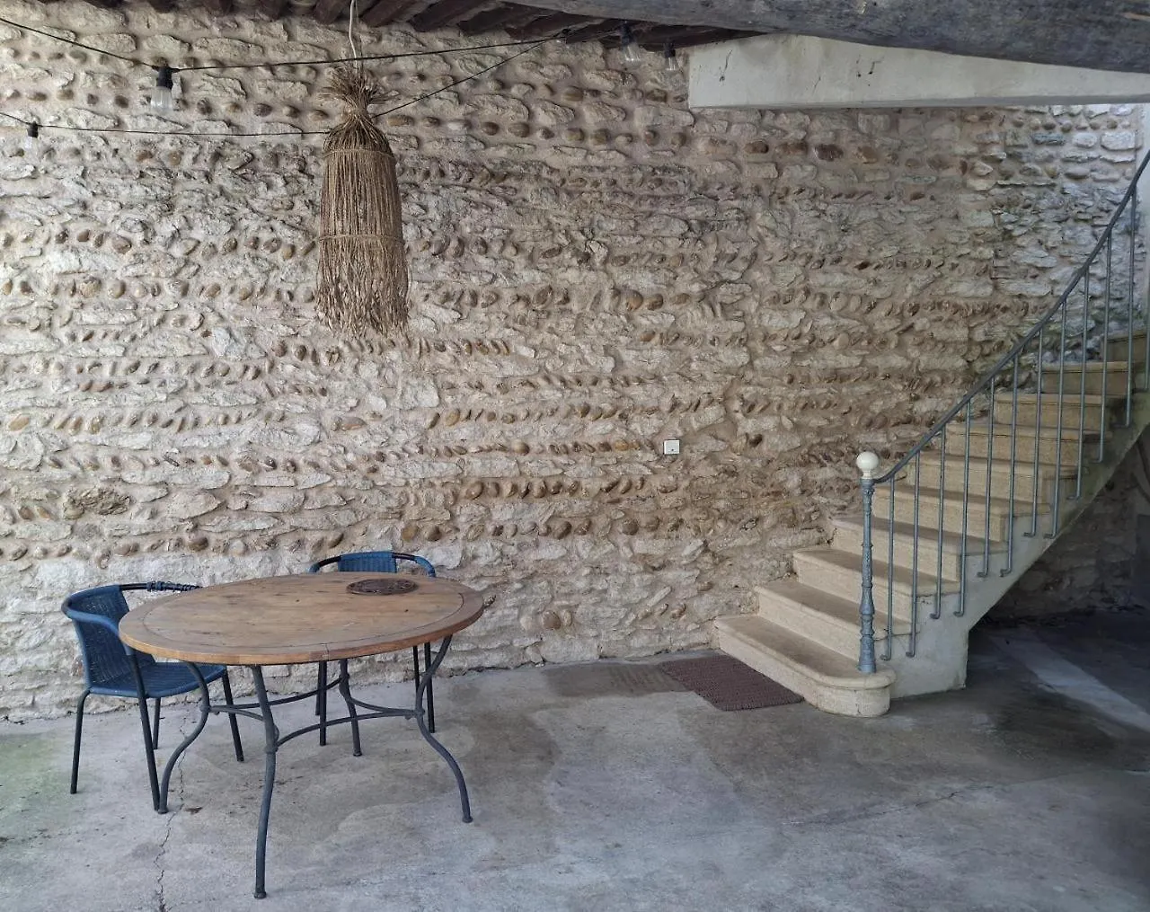 Apartment Appartement Les Acacias - Campagne Avec Piscine Commune Eyragues